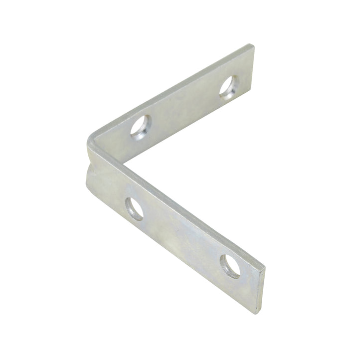 Équerre d'angle droit avec (2) trous de 0,250 po. Approx. Fraisée 5/8 po. L x 1 1/16 po. x 1 1/16 po. x 0,120 po. d'épaisseur. Acier zingué par Spaenaur Inc.