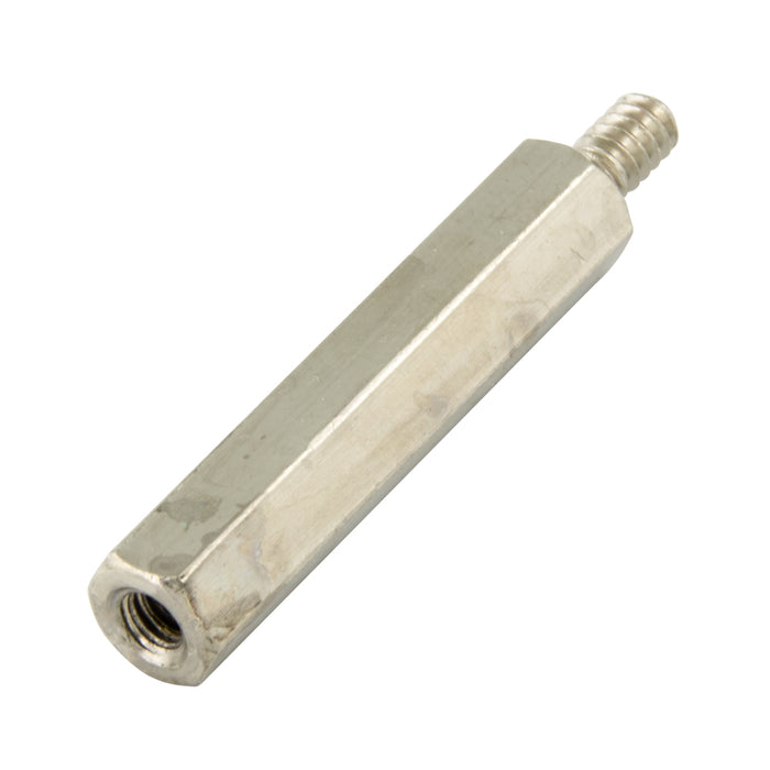 Entretoise hexagonale, filetage mâle/femelle, profondeur du trou 3/8 po, goujon LGTH 1/4 po, filetage #6-32 UNC, 1 3/8 po LGTH, 1/4 po A.F., laiton, nickelé par Spaenaur Inc.