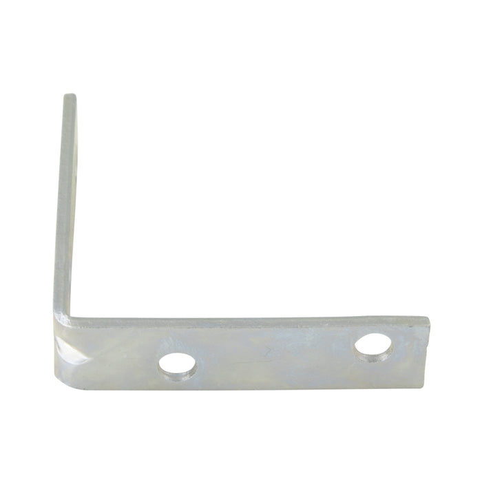 Équerre d'angle droit avec (2) trous de 0,250 po. Approx. Fraisée 5/8 po. L x 1 1/16 po. x 1 1/16 po. x 0,120 po. d'épaisseur. Acier zingué par Spaenaur Inc.