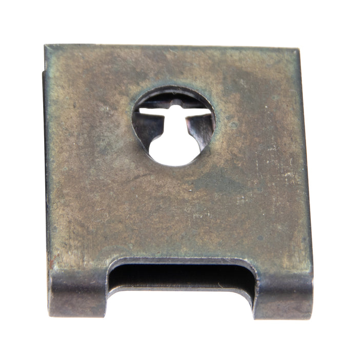 Écrou à ressort de type « U » pour vis n° 8A, gamme de panneaux 0,050-0,078 po, 0,625 po de largeur x 0,70 po de longueur Acier à ressort traité thermiquement, trempé à l'huile par Spaenaur Inc.